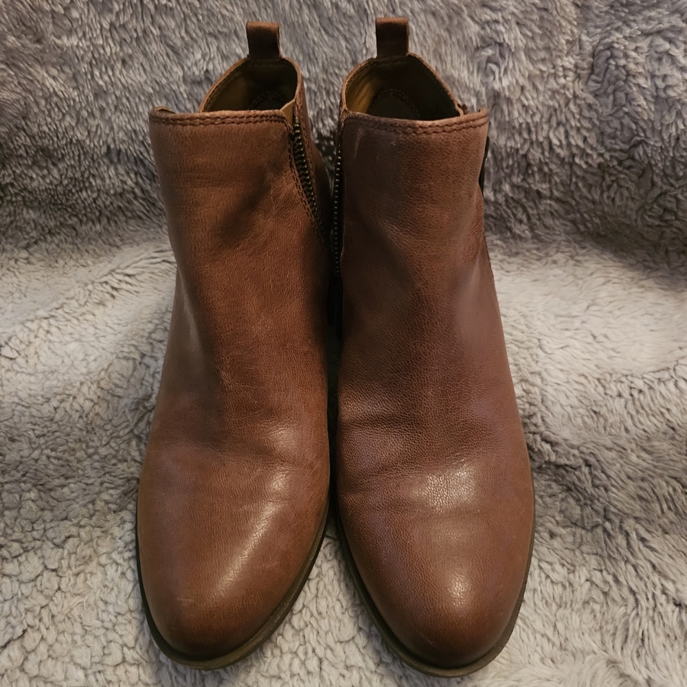 LUCKY BRAND Basel Brown Bootie Size 9
